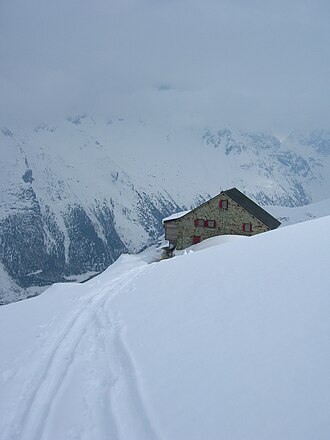 Cabane des Aiguilles Rouges