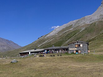 Refuge du Plan du Lac en soirée d'été (août 2022)
