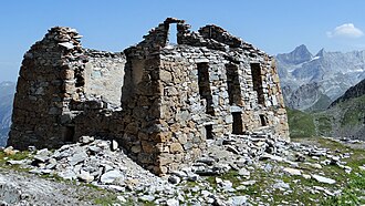 Ruines de l'ancien refuge de la Valette (2638 m) (12)