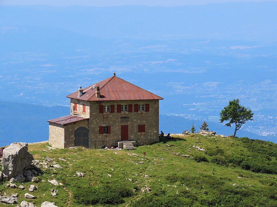 Refuge de la Tournette 02