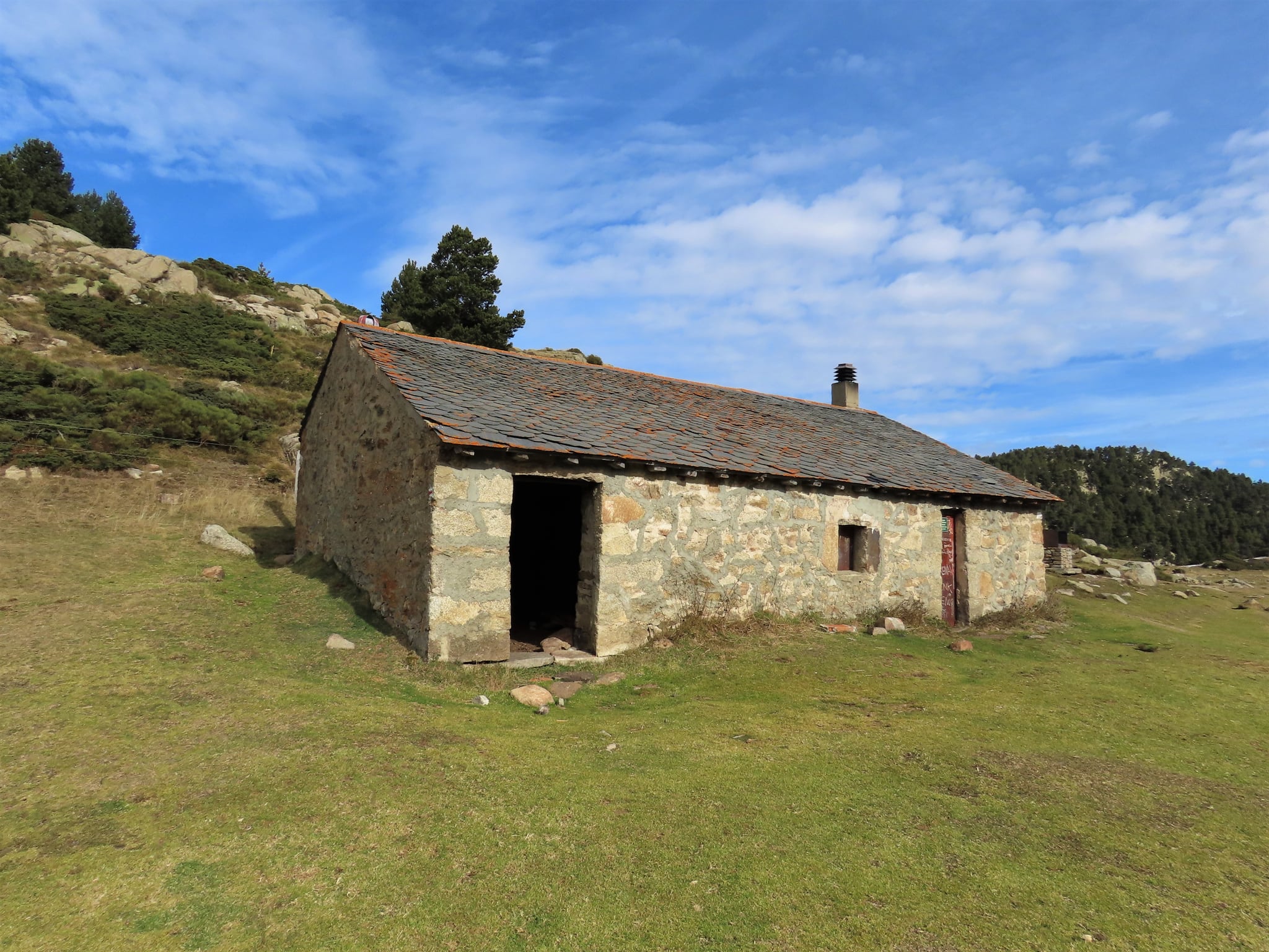 Cabane de l'étang de la Pradella