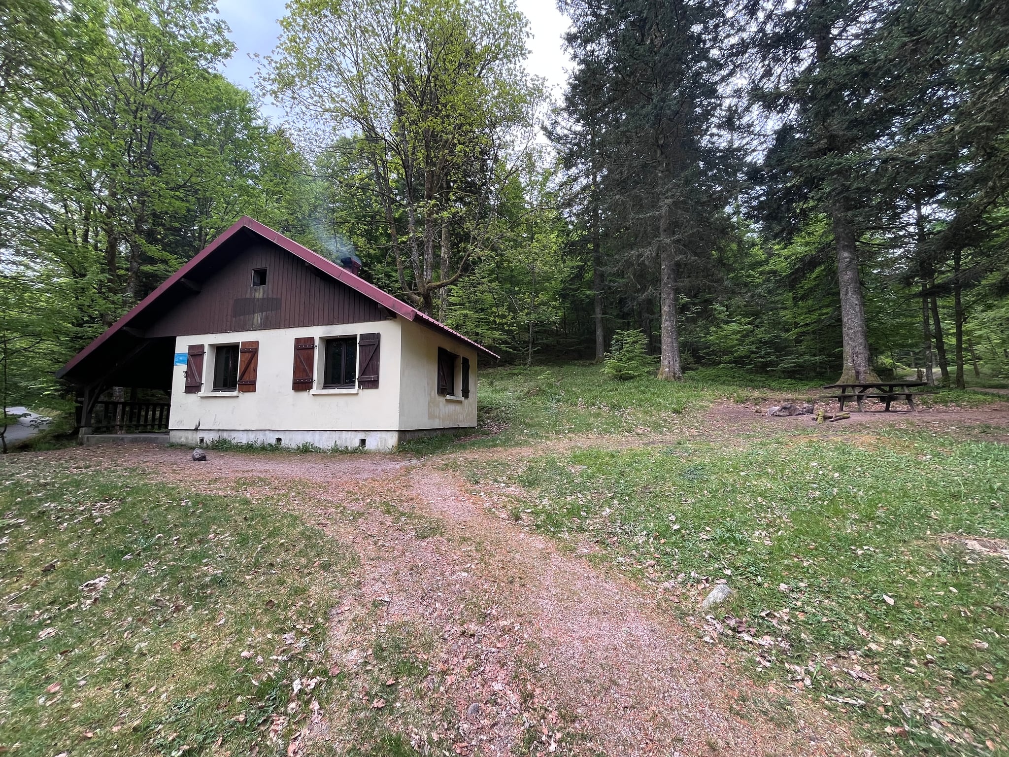 Chalet de Rouge Mousse
