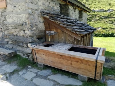 Photo de Fontaine du refuge de la Glière