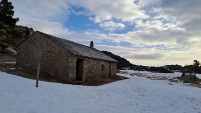 Photo de Cabane de l'étang de la Pradella